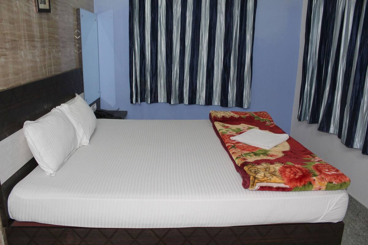 1 bedroom, desk, rollaway beds, free WiFi