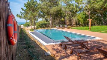 Außenpool, Liegestühle