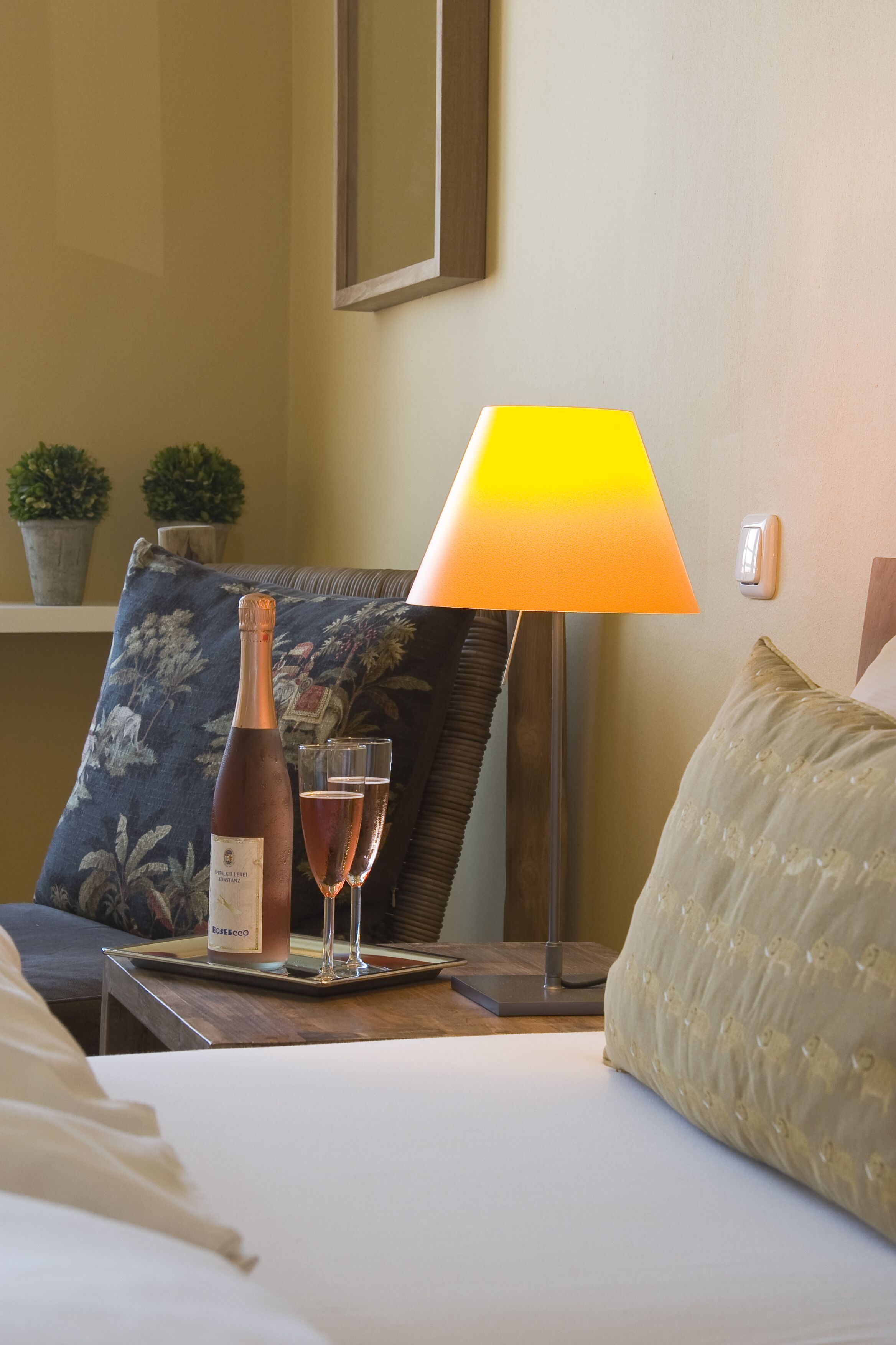 double room (african sunset) | living area | tv