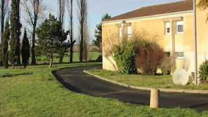 Property grounds - Le Bon Repos (Barbezieux-Saint-Hilaire)