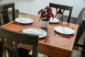 컴포트 아파트, 침실 3개 | 객실 내 식사 공간