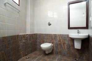 Deluxe Double Room | Bathroom