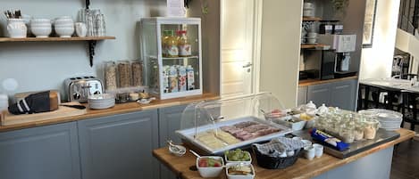 Tägliches inbegriffenes Frühstücksbuffet