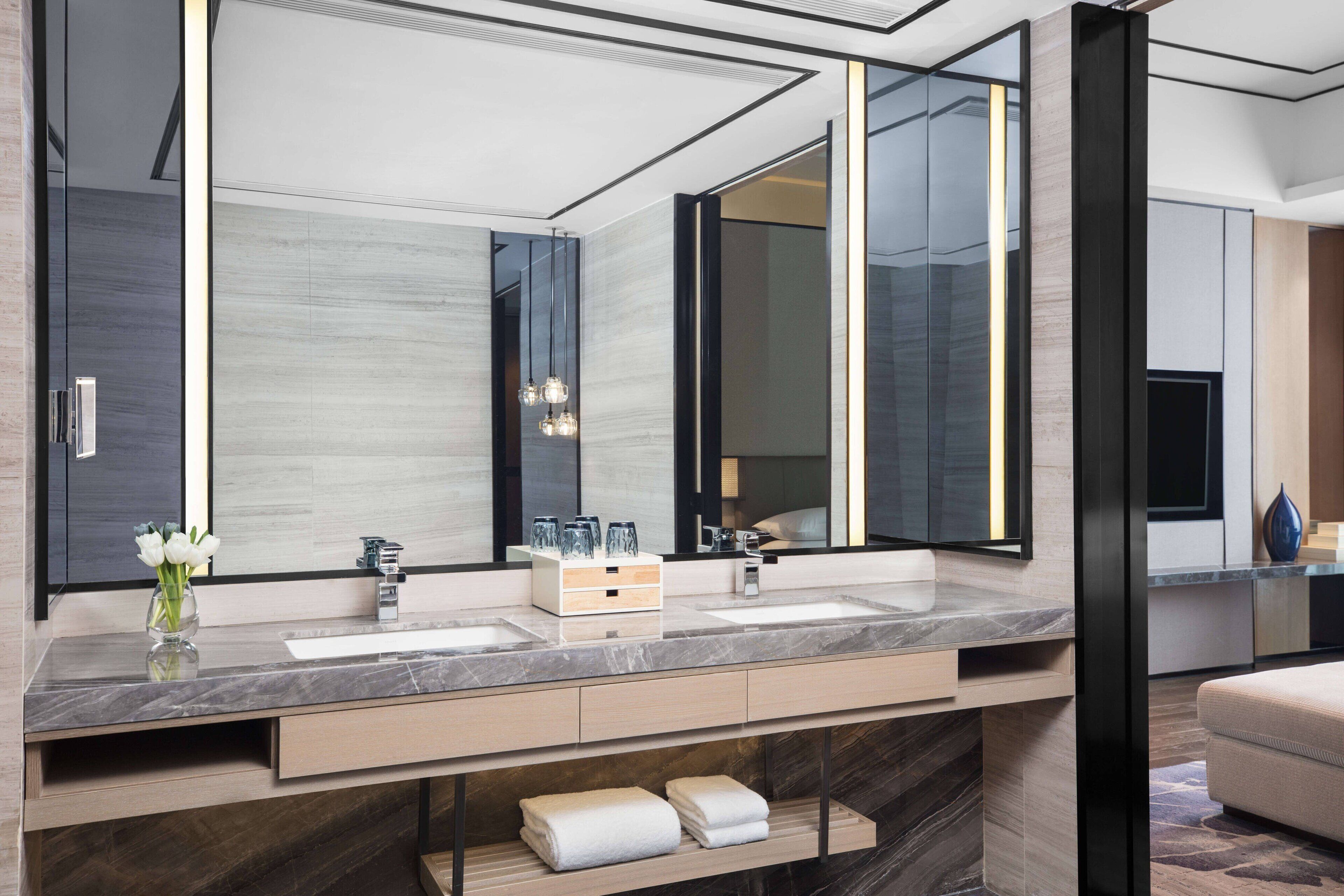 separate bathtub and shower, deep-soaking bathtub, free toiletries