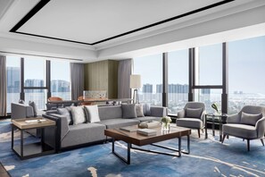 Down duvets, minibar, in-room safe, desk - Marriott Nanjing South Hotel (Nanjing)