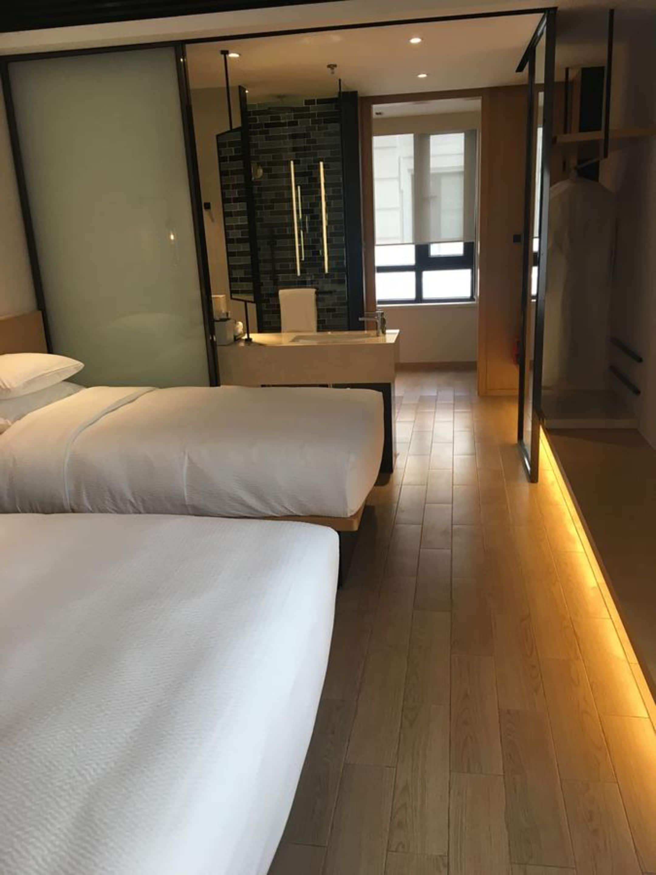 family studio, 1 king bed | down duvets, in-room safe, desk, laptop workspace