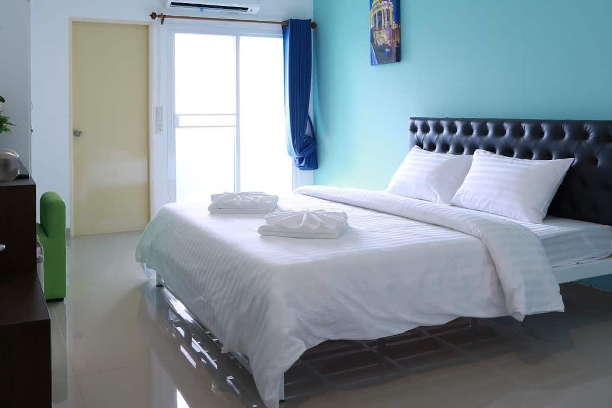 Deluxe Double Room | Escritorio, cortinas blackout, camas extra y wifi