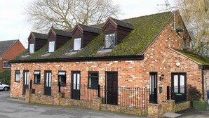 Exterior detail - Axe & Compass Lodge (Leighton Buzzard)