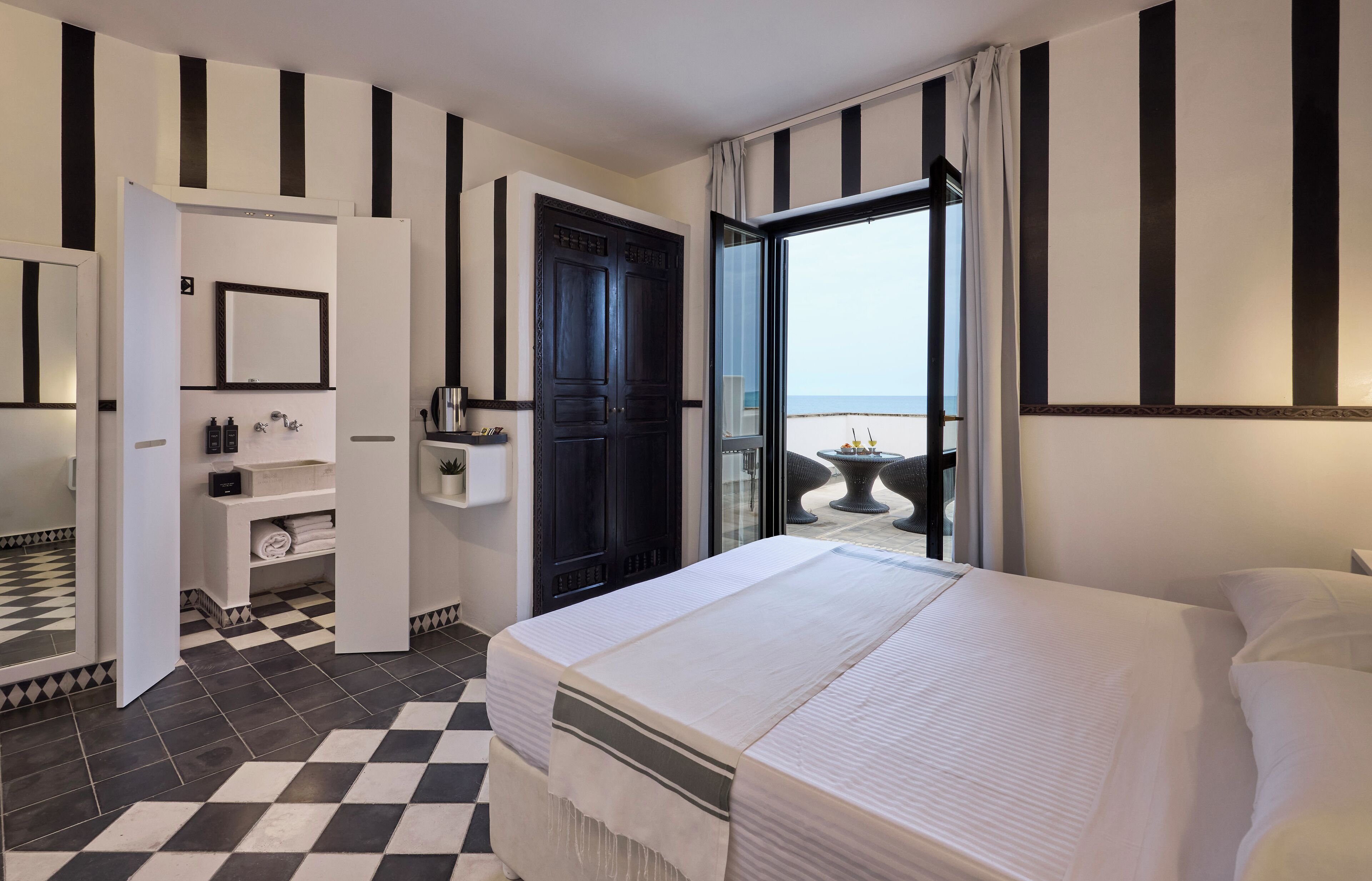 Chambre Standard, terrasse, vue plage (beach access) | Literie de qualité supérieure, minibar, coffres-forts dans les chambres