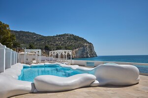 Piscina externa sazonal, piscina infinita