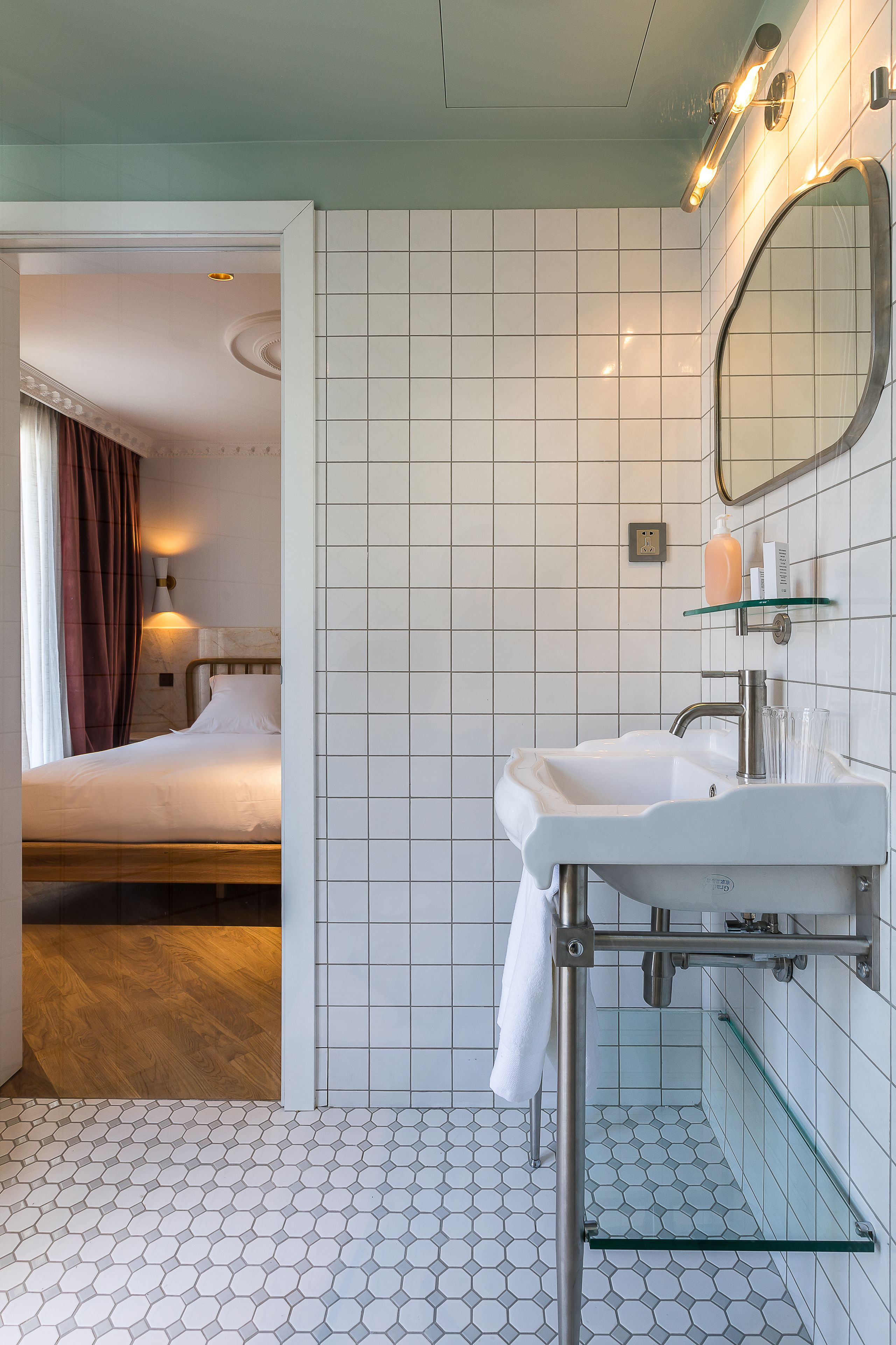 superior double room | bathroom | shower, free toiletries, hair dryer, towels