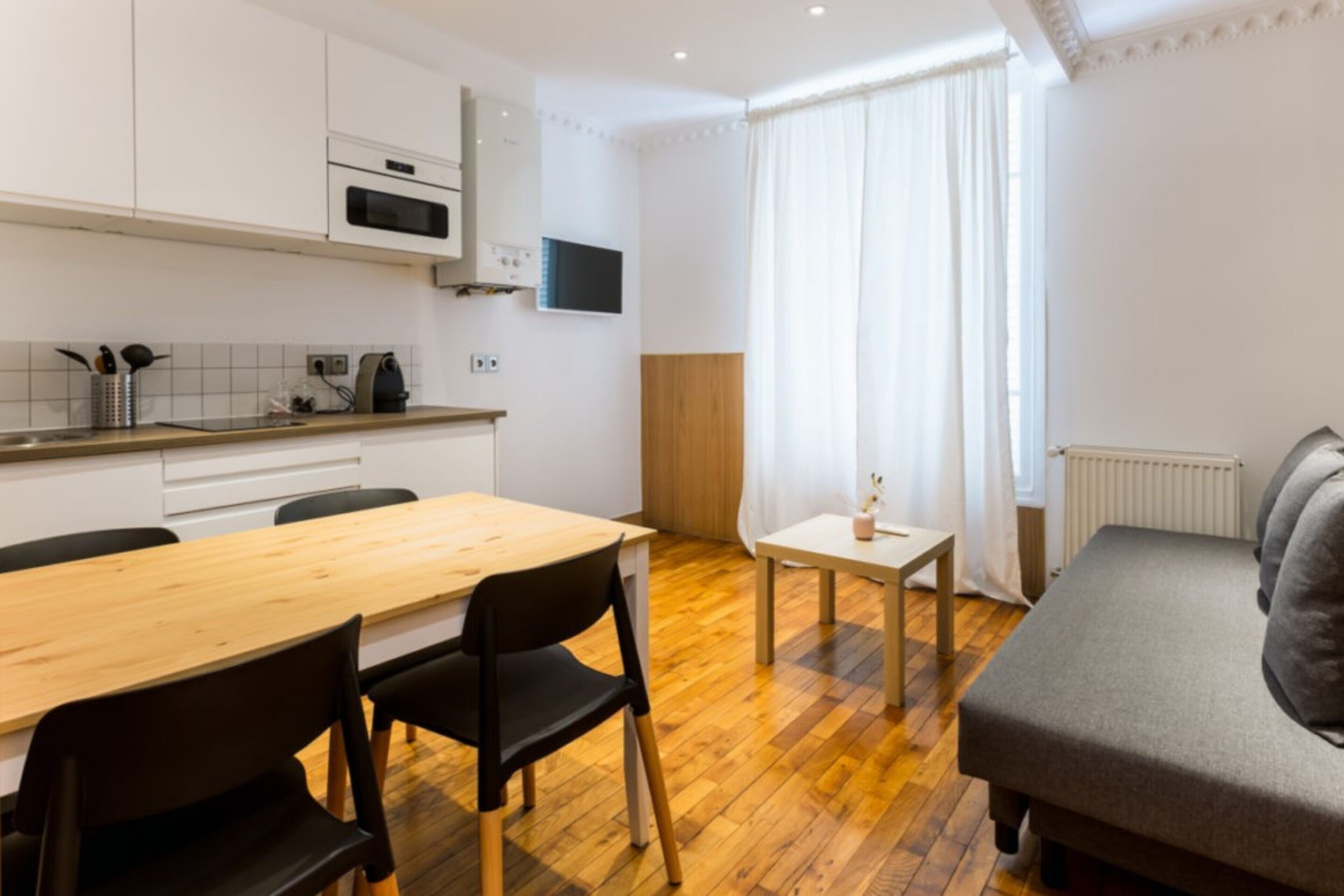 family apartment | premium bedding, minibar, in-room safe, desk