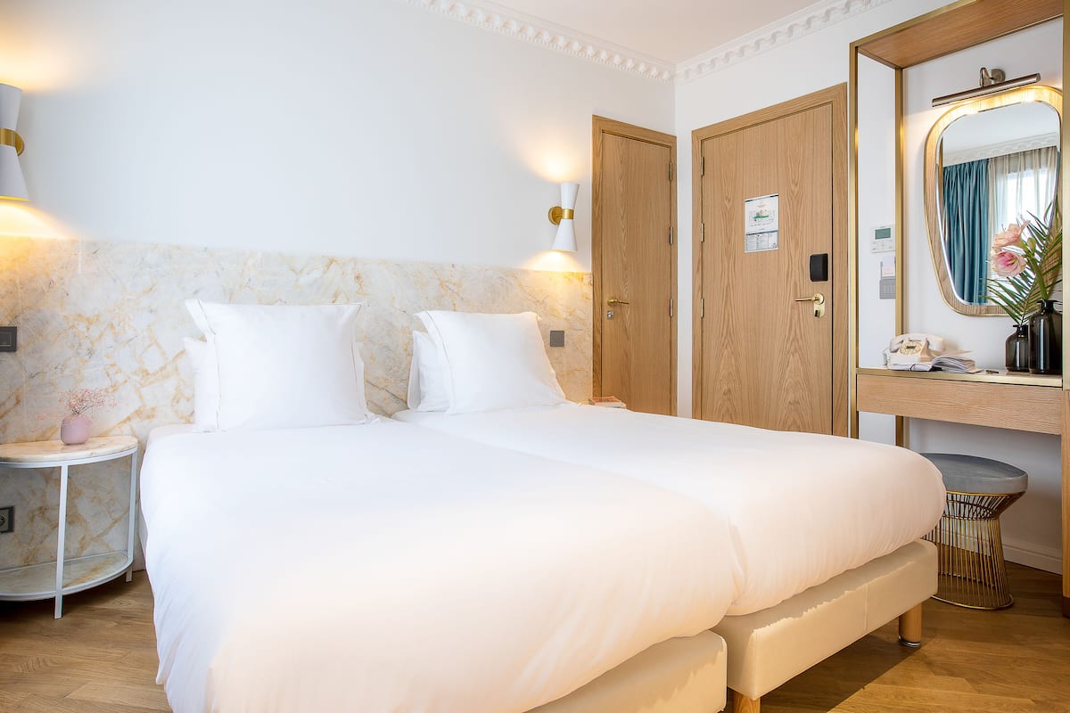 Ropa de cama de alta calidad y minibar