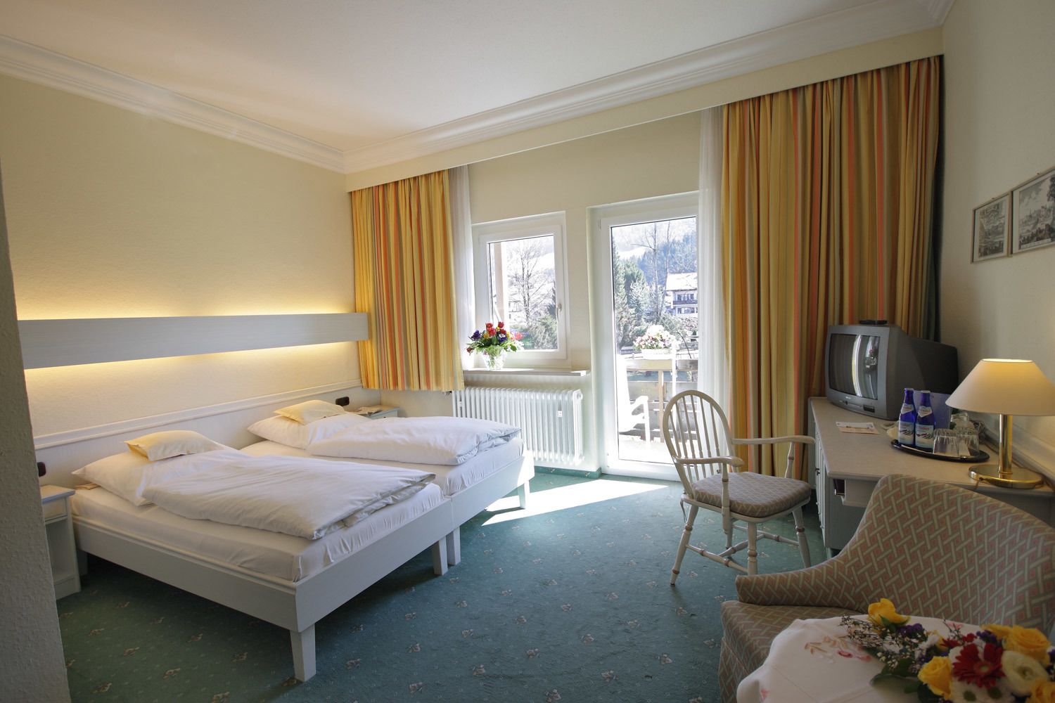 standard double room, balcony | minibar, in-room safe, iron/ironing board, rollaway beds
