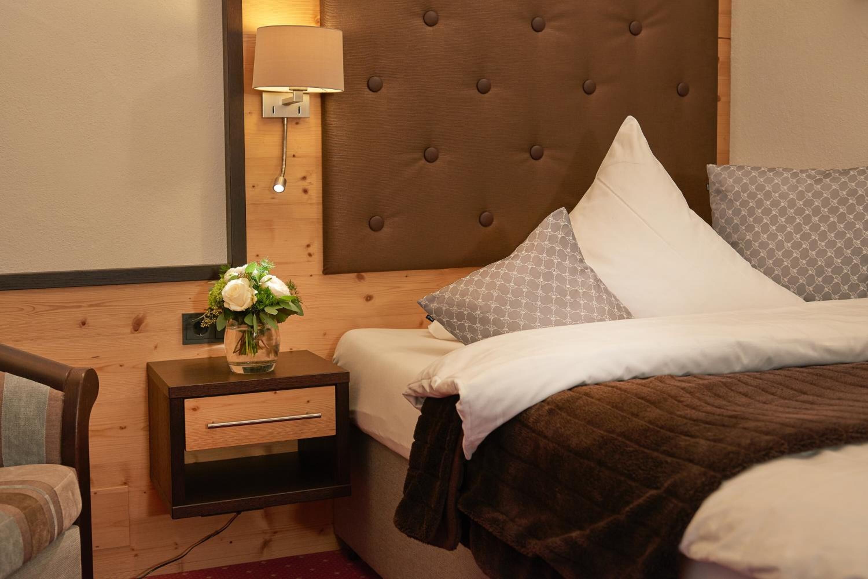 minibar, in-room safe, iron/ironing board, rollaway beds