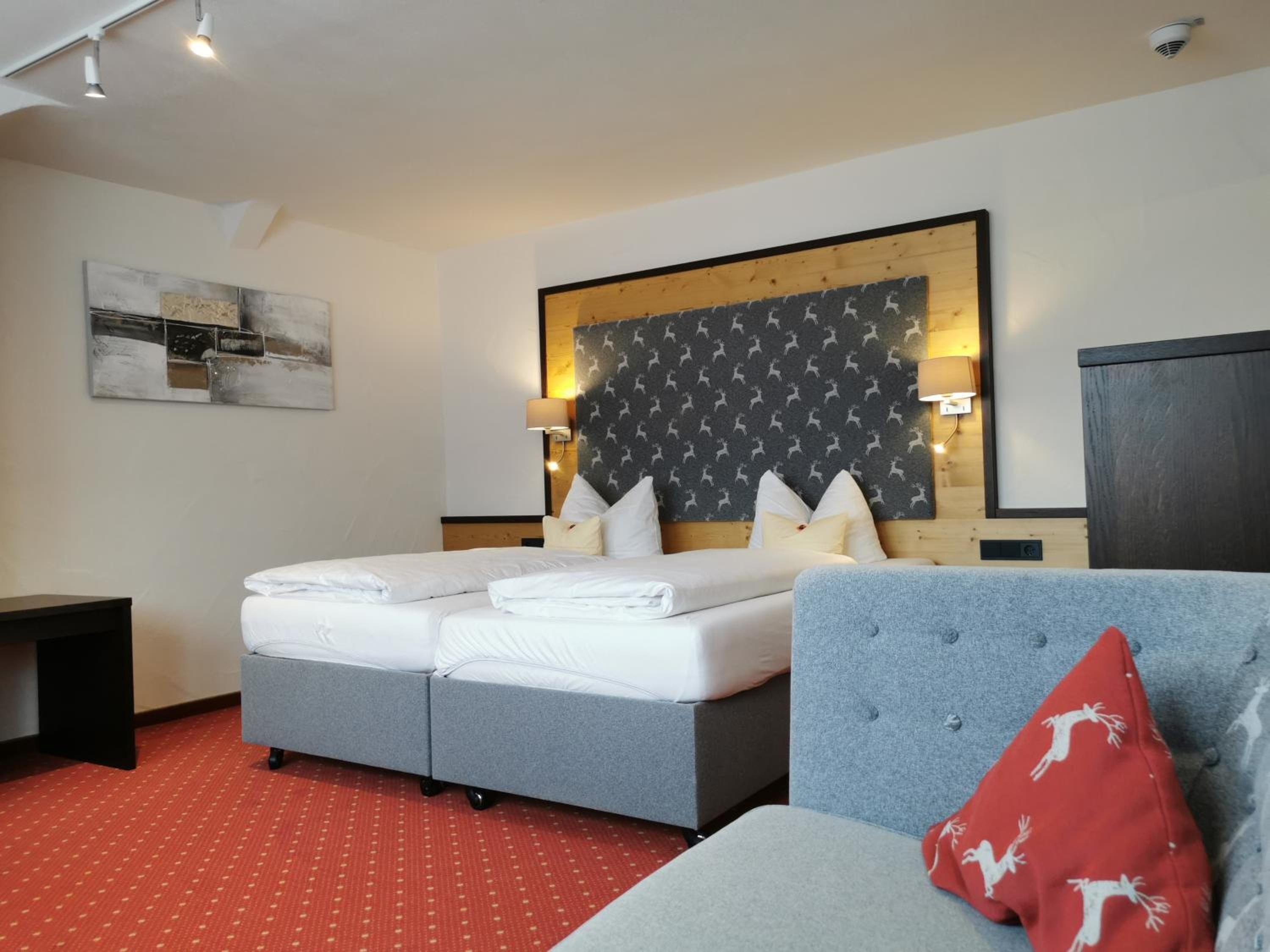 minibar, in-room safe, iron/ironing board, rollaway beds