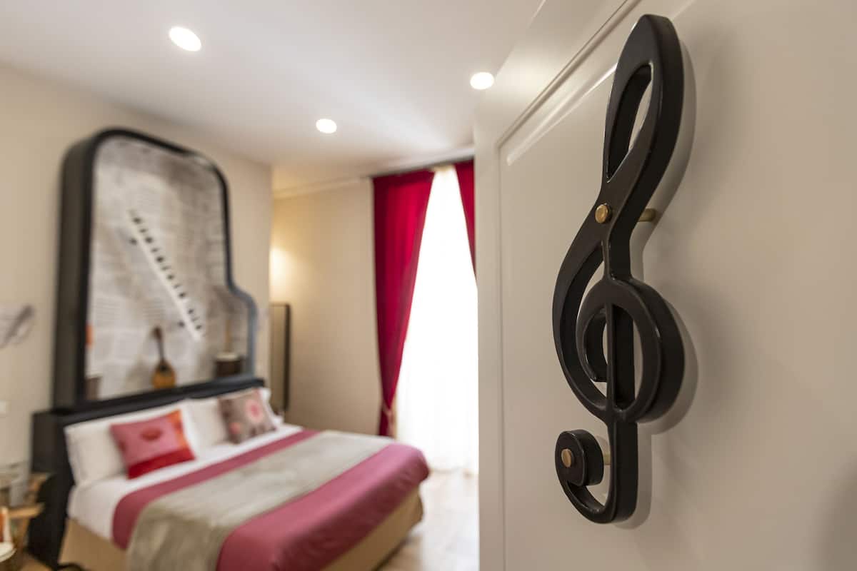 Superior tweepersoonskamer, uitzicht op stad | 1 slaapkamer, luxe beddengoed, donzen dekbedden, een minibar