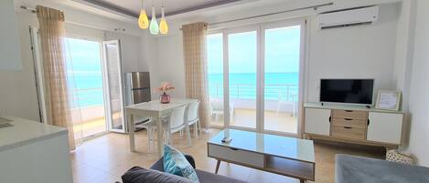 Panoramic Apartment, 1 Bedroom, Terrace, Sea Facing (Gardenia) | Living area