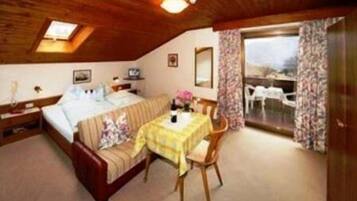 Desk, free cribs/infant beds, rollaway beds, free WiFi