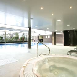 Indoor spa tub
