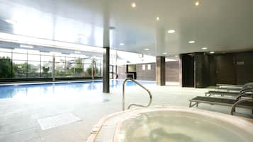 Bañera de hidromasaje interior