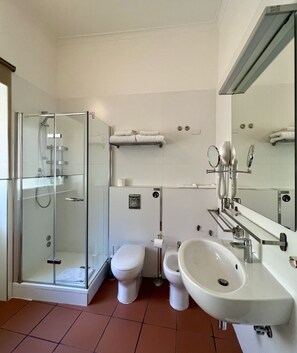 Deluxe Double Room, 1 King Bed, City View | Bathroom | Shower, free toiletries, hair dryer, towels - DayBreak B&B (Naples)