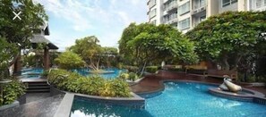 Outdoor pool - Cityview Circle BTS Pool Gym (Bangkok)