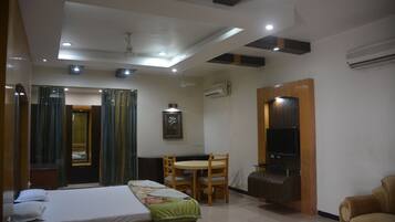 Caja de seguridad en la habitación, cortinas blackout y wifi gratis