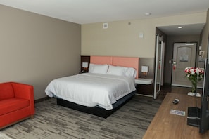 Premium bedding, down comforters, desk, blackout drapes - Hampton Inn & Suites Lafayette Medical Center, CO (Lafayette)