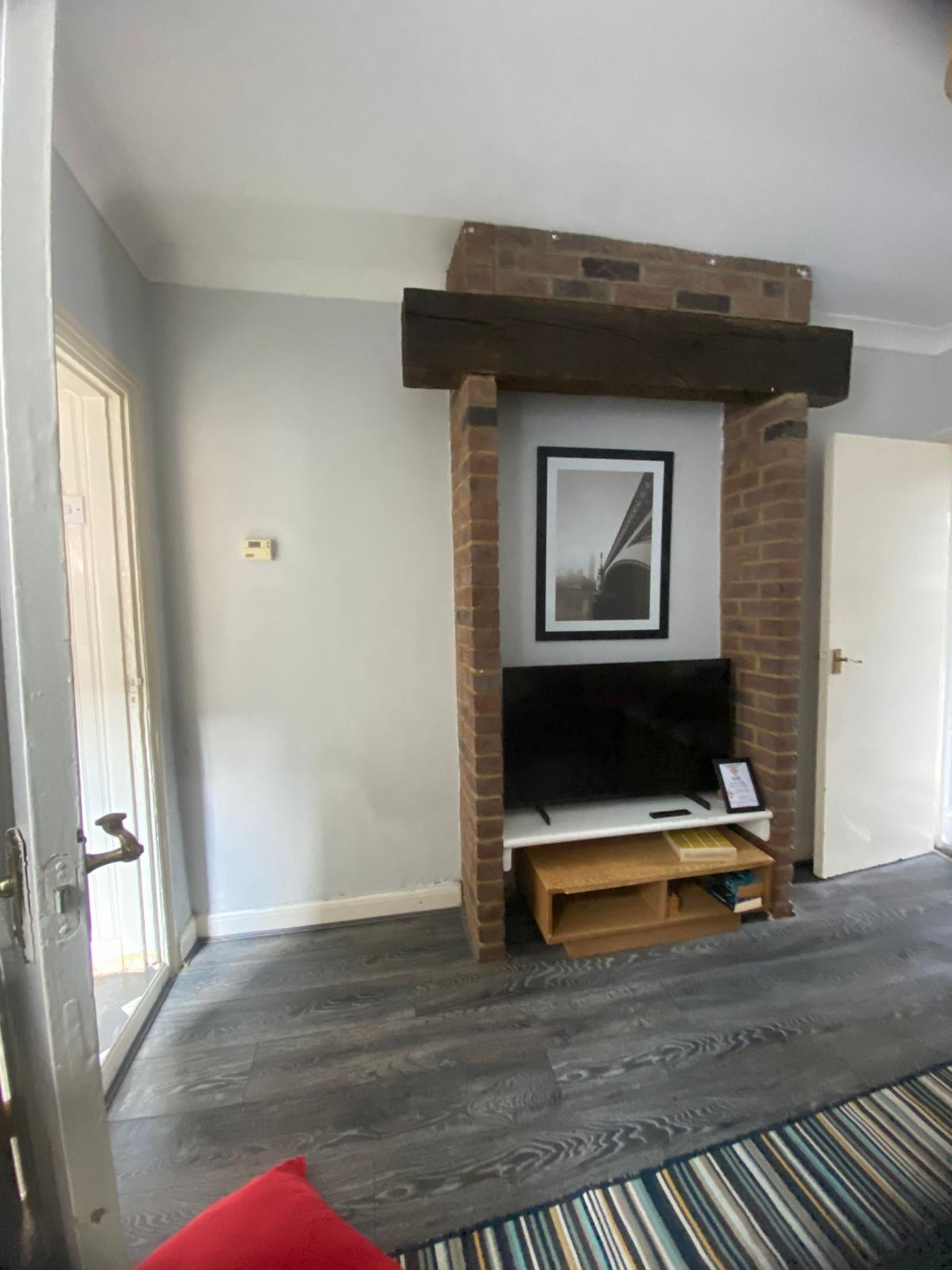 Photo - Salisbury House-Huku Kwetu Spacious 4 Bedroom House- Sleeps 6 - Luton Town Centre