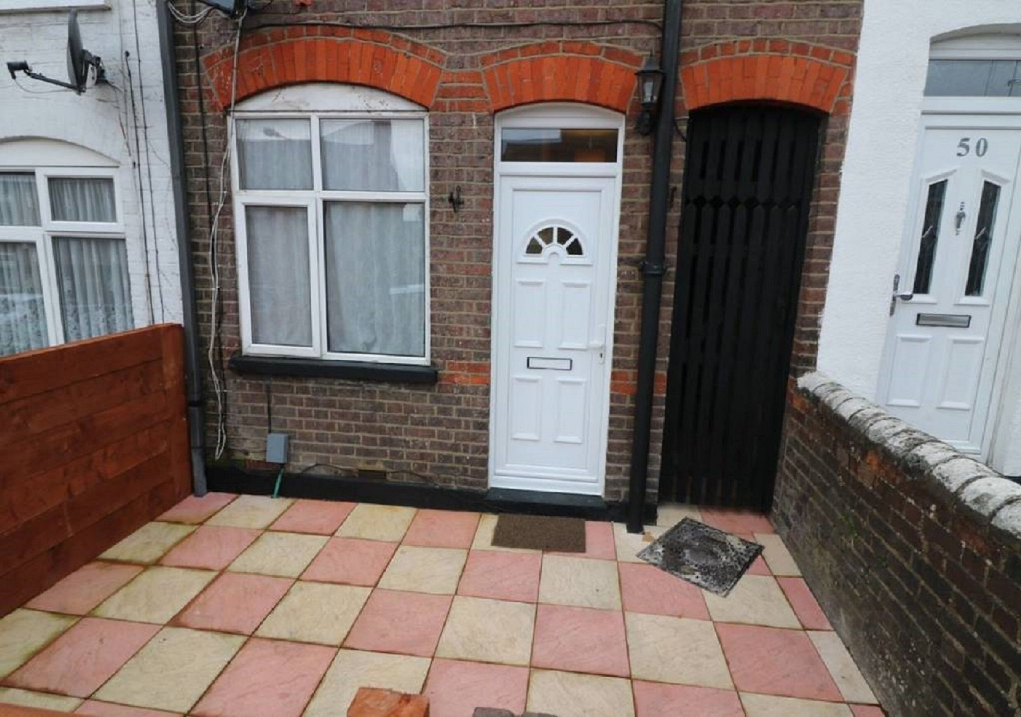 Photo - Salisbury House-Huku Kwetu Spacious 4 Bedroom House- Sleeps 6 - Luton Town Centre