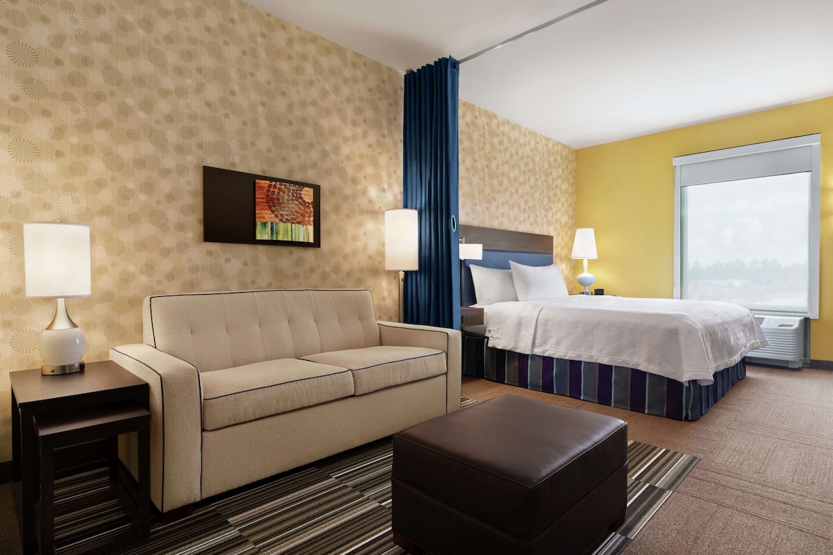 42.2-inch LCD TV with cable channels, TV