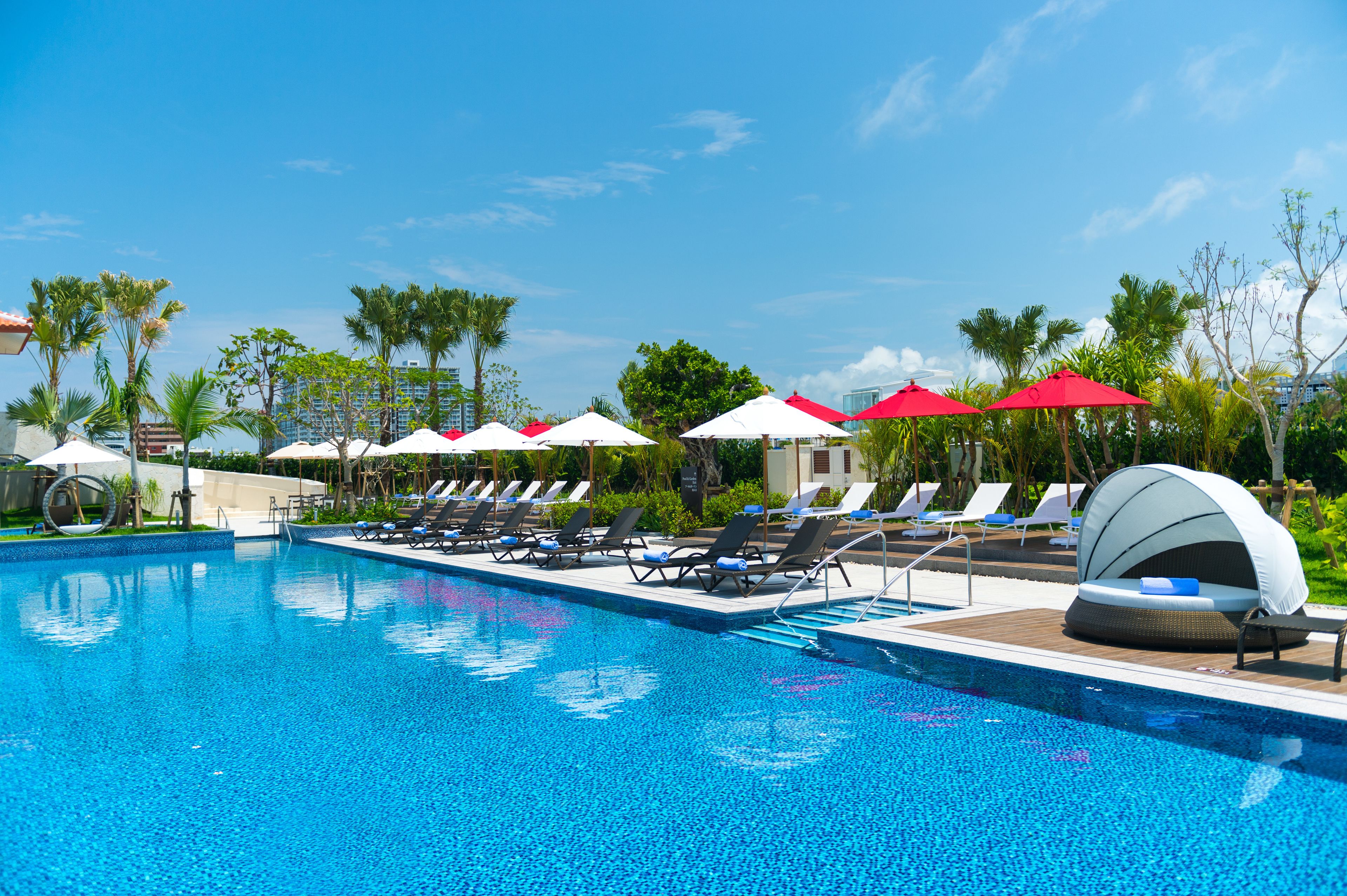 Indoor pool, seasonal outdoor pool, pool umbrellas, sun loungers