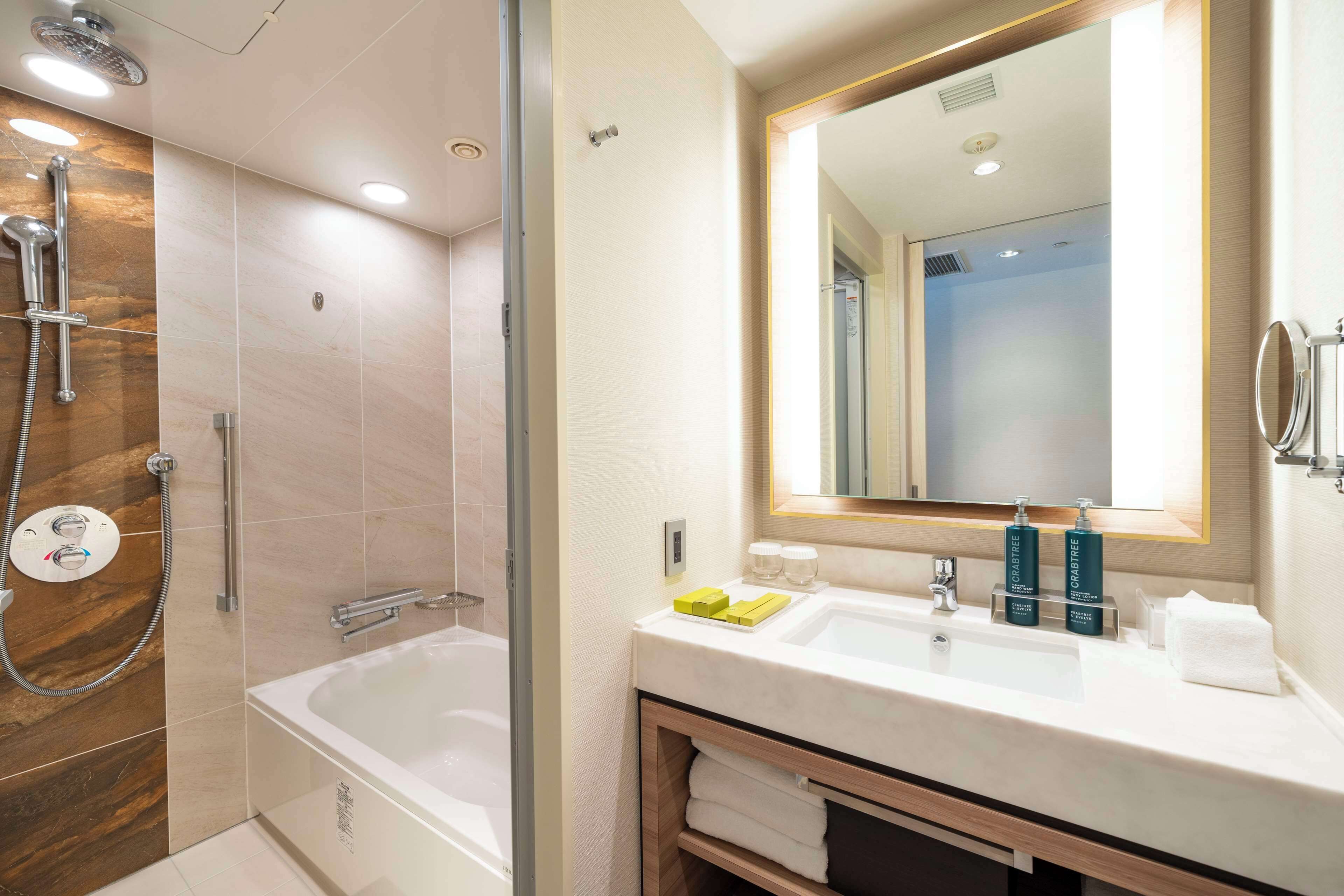 in-room safe, desk, laptop workspace, blackout curtains