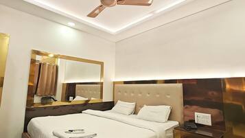 Deluxe Room non AC with Complimentary Wi-Fi | 1 bedroom, desk, free WiFi, bed sheets