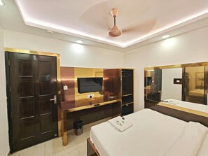 Super Deluxe Room with Complimentary Wi-Fi | Television