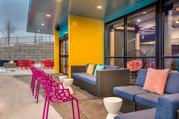 Terrace/patio - Tru by Hilton Madison West, WI (Madison)