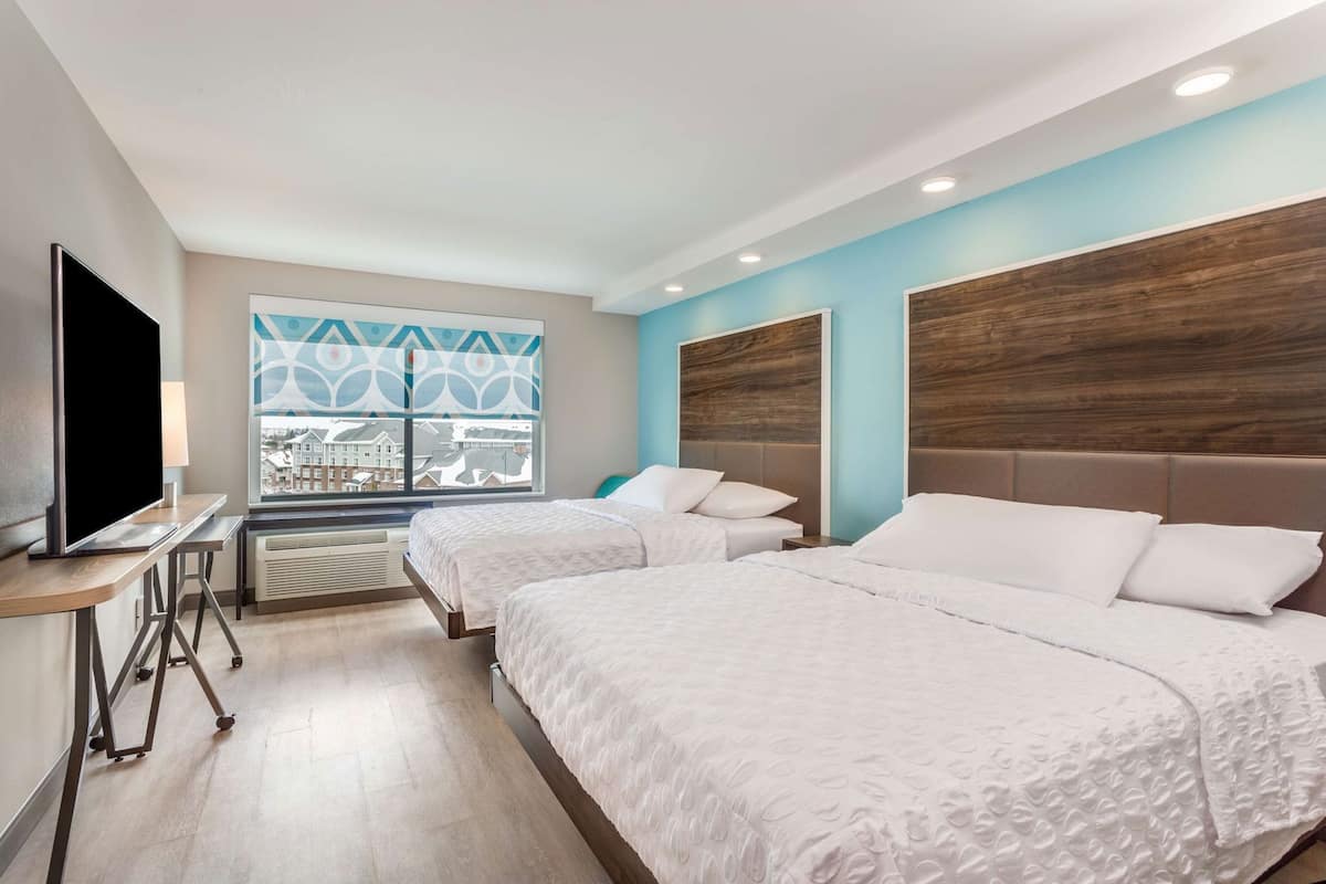 Premium bedding, in-room safe, desk, blackout curtains