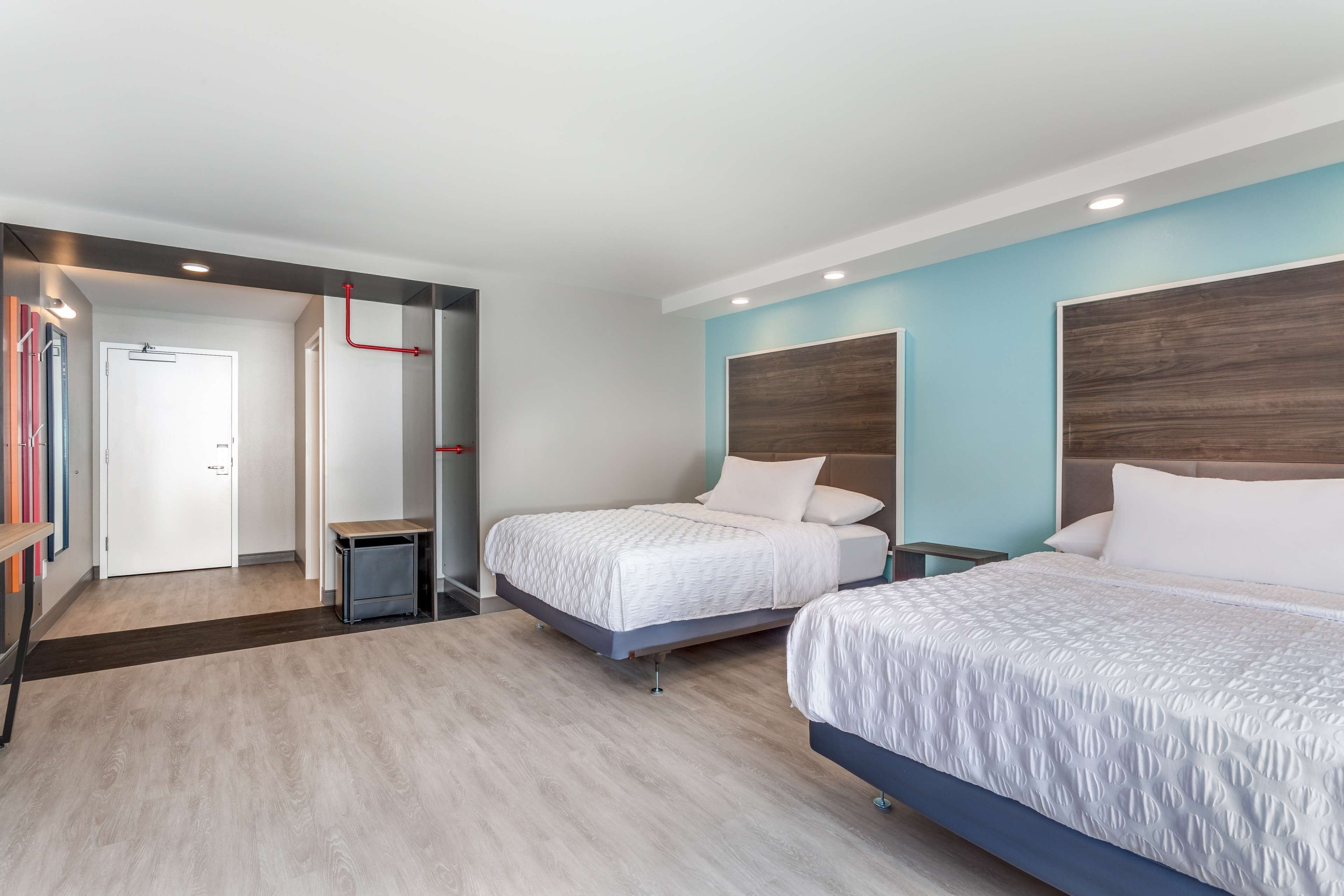 premium bedding, in-room safe, desk, blackout curtains