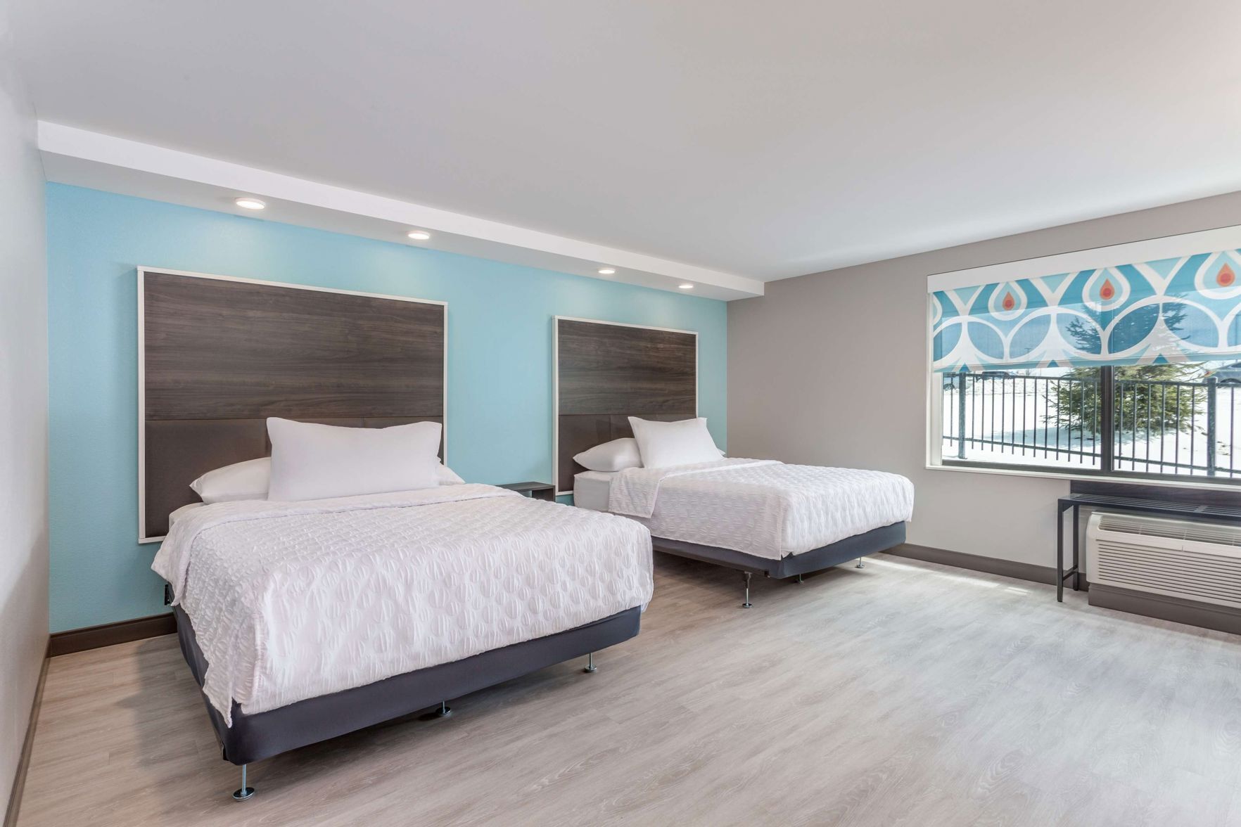 Premium bedding, in-room safe, desk, blackout curtains
