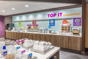 Free daily buffet breakfast - Tru by Hilton Madison West, WI (Madison)