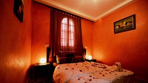 Double Room | Bed sheets - Riad Tamazouzt (Marrakech)
