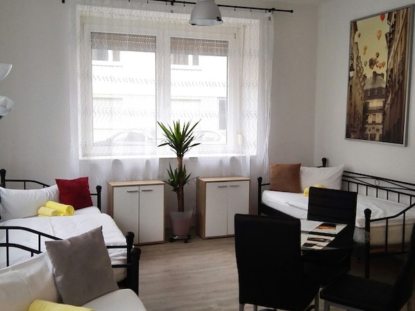 Chambre Quadruple Confort, salle de bains commune