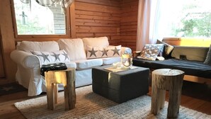 Comfort Cottage, 1 King Bed, Sauna, Lakeside | Living area