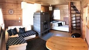 Family Cottage, 3 Bedrooms, Beach View, Lakeside | Living room
