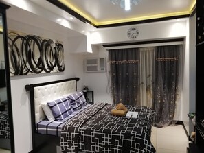 Decoración personalizada, muebles diferentes y escritorio 