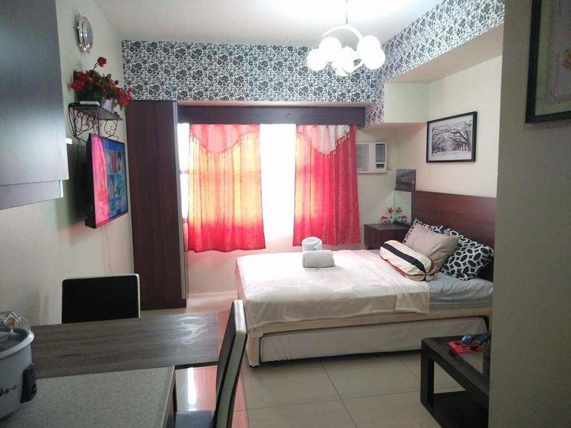 Decoración personalizada, muebles diferentes y escritorio 