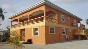 Khuôn viên nơi lưu trú