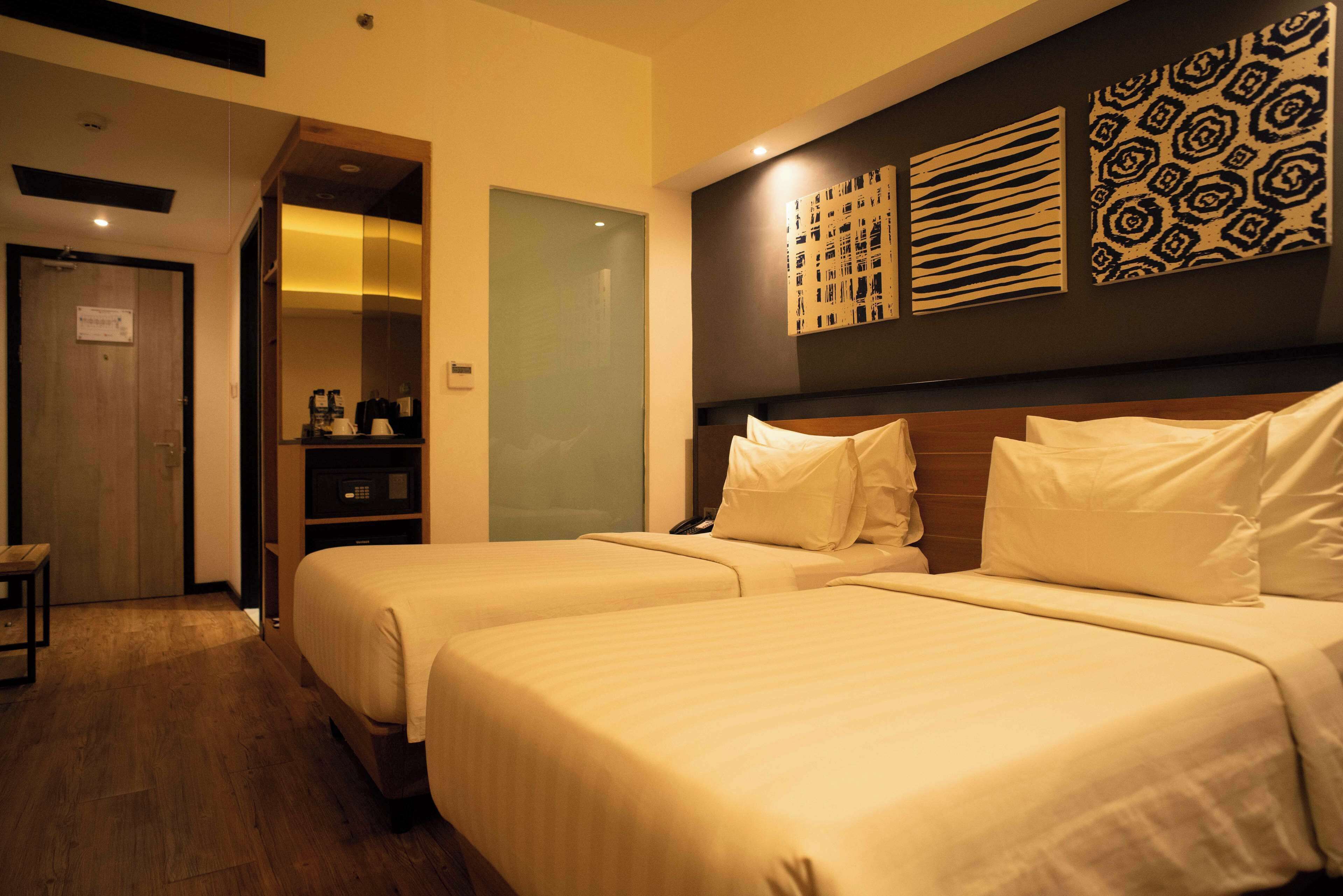 in-room safe, bed sheets