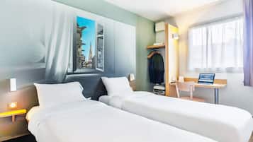 Habitación con 2 camas individuales | Escritorio, insonorización, wifi gratis y ropa de cama